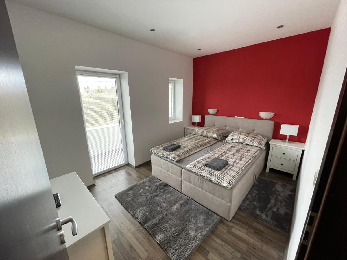 Malibu Apartman & Jacuzzi 米什科尔茨 外观 照片
