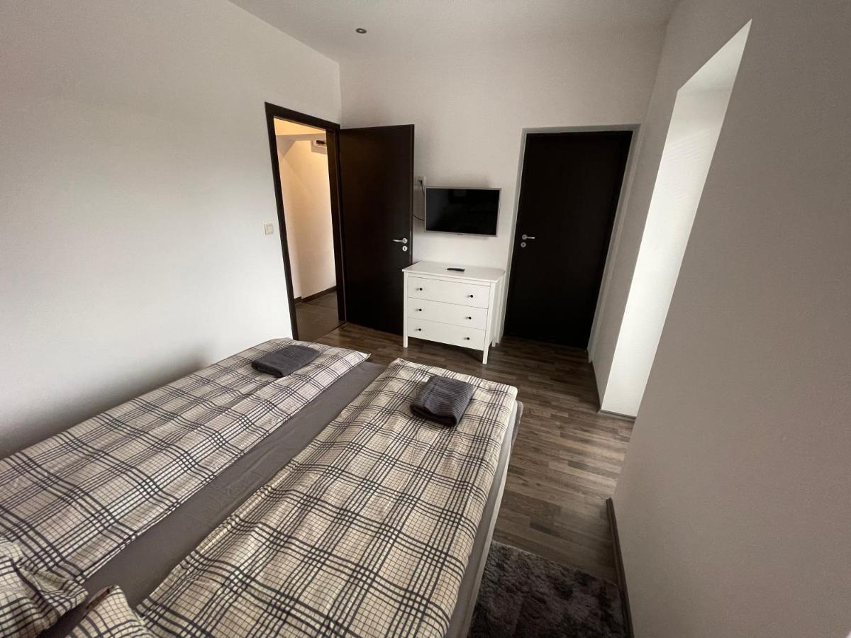 Malibu Apartman & Jacuzzi 米什科尔茨 外观 照片